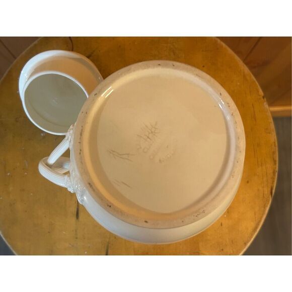 Vintage Leedsware Creamware Coffee Pot with Domed Lid Hand Formed Pattern (8872) - Picture 7 of 9